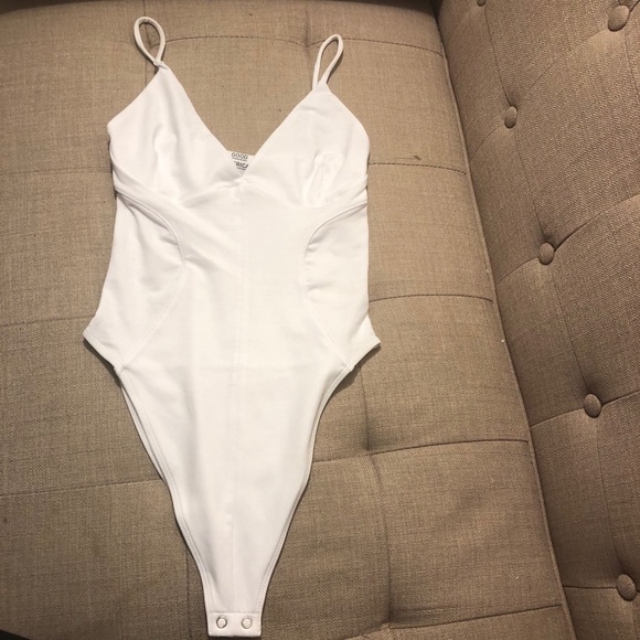Good American Not So Basic Camisole Bodysuit White - Size XS - Picture 5 of 7